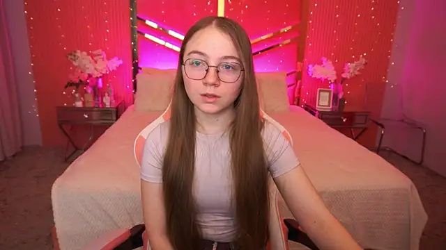 Snapshot of ArrinaWairr chatting on February 26, 9:08 am ArrinaWairr online show from February 26, 9:08 am