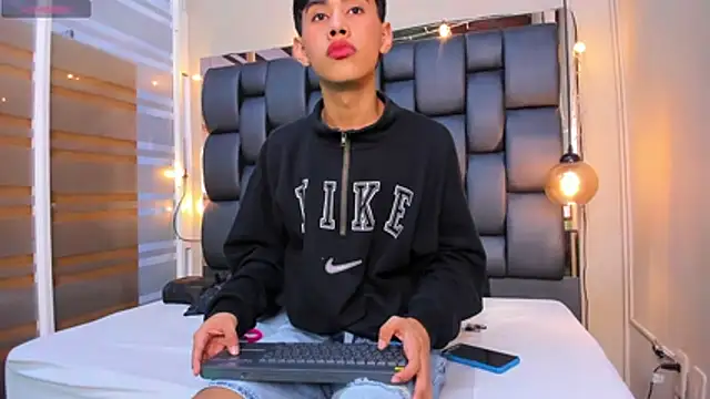 Jim twink online show from November 4, 7:35 pm