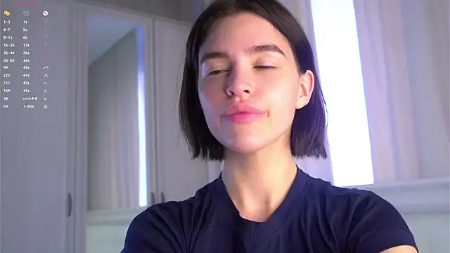 EleneButton online show from April 9, 1:16 am