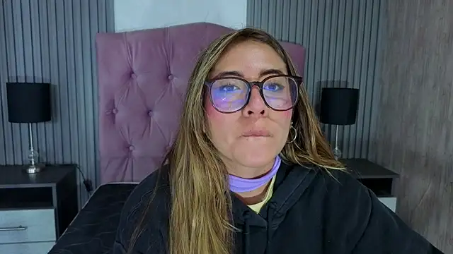 Bonnali lune online show from March 21, 9:51 pm