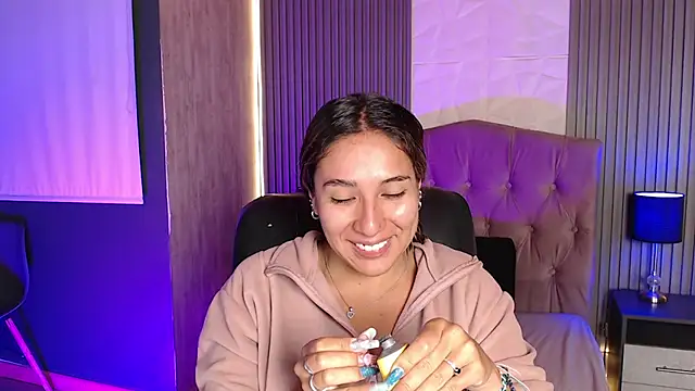 Snapshot of Bonnali_lune chatting on June 27, 4:39 am Bonnali lune online show from June 27, 4:39 am