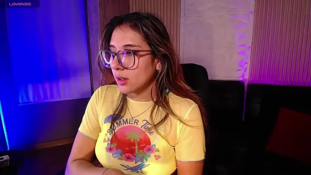 Snapshot of Bonnali_lune chatting on July 23, 4:32 am Bonnali lune online show from July 23, 4:32 am