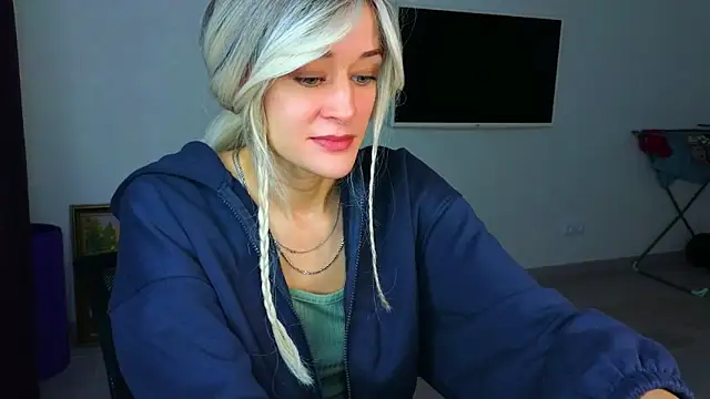 Snapshot of thief_of_hearts chatting on November 19, 10:32 pm thief of hearts online show from November 19, 10:32 pm