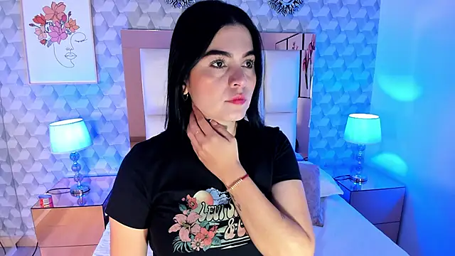 Sasha  sims   online show from October 9, 11:19 am