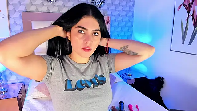 Sasha  sims   online show from October 15, 11:54 am