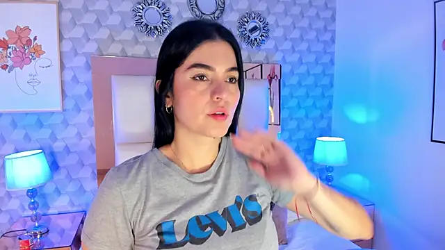 Sasha  sims   online show from October 21, 11:44 am