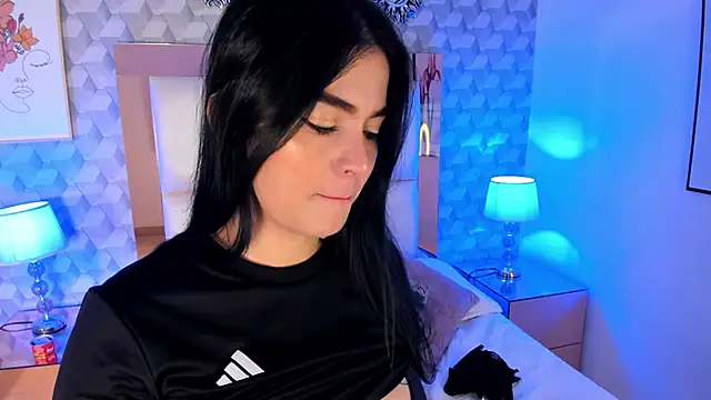 Sasha  sims   online show from October 26, 11:49 am