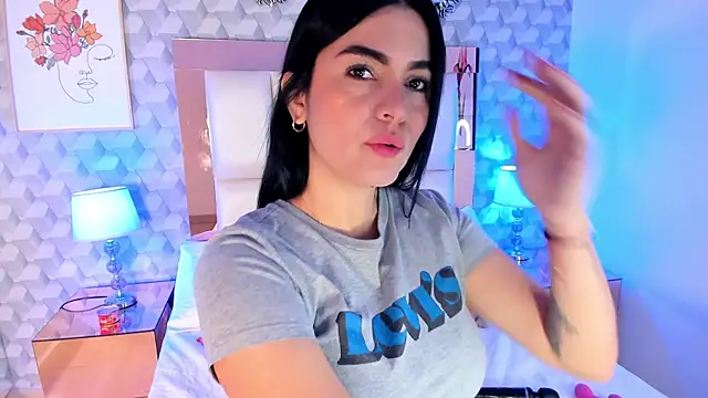 Sasha  sims   online show from November 19, 11:43 am