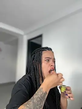 JuanitaMore01 online show from November 29, 8:12 pm