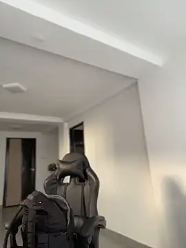 JuanitaMore01 online show from March 26, 10:15 pm