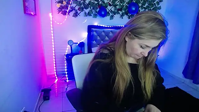 laura evans1998 online show from October 1, 2:45 pm