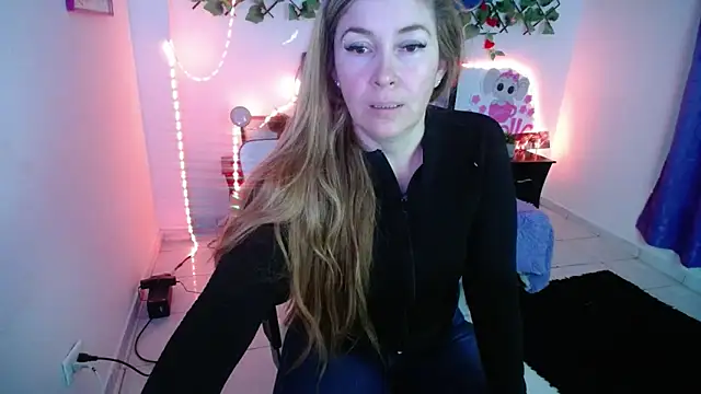 laura evans1998 online show from October 4, 2:48 pm