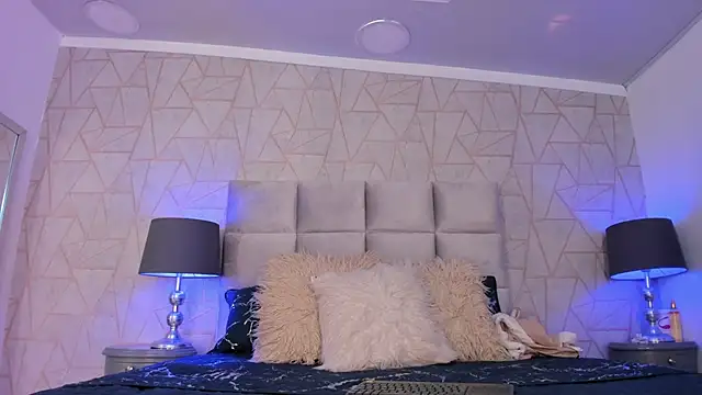 Snapshot of Emely_florence_ chatting on October 12, 5:56 pm Emely florence online show from October 12, 5:56 pm