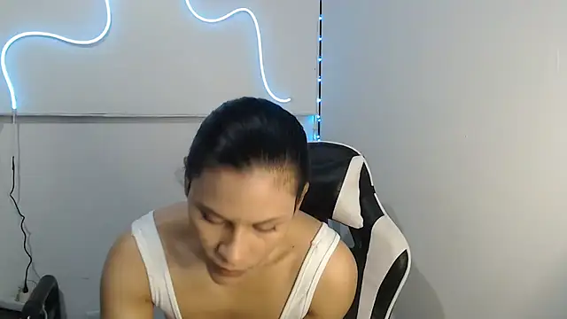 JessGarcia online show from December 3, 1:09 pm