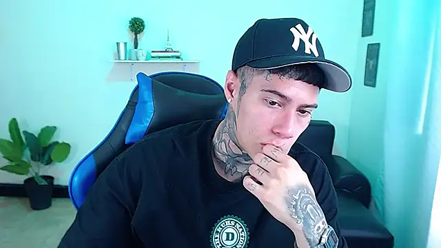 Snapshot of setthomas chatting on November 5, 2:39 pm setthomas online show from November 5, 2:39 pm