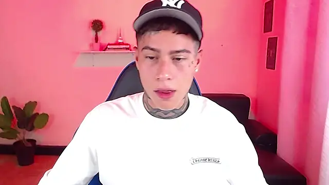 Snapshot of setthomas chatting on November 19, 4:29 pm setthomas online show from November 19, 4:29 pm