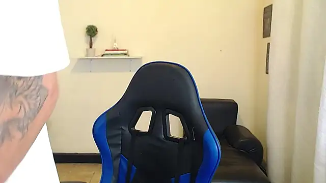 setthomas online show from December 4, 9:01 pm