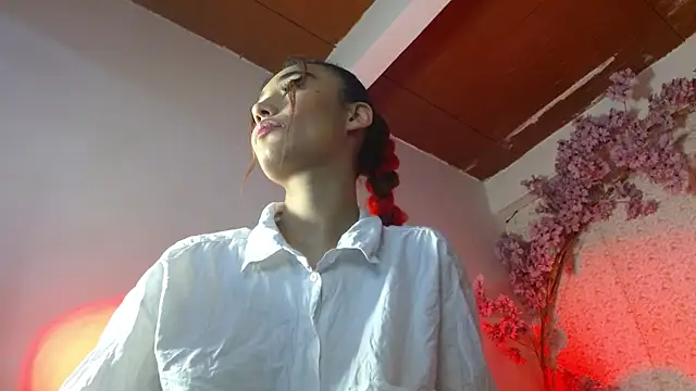 Liawood1 online show from September 20, 1:23 pm