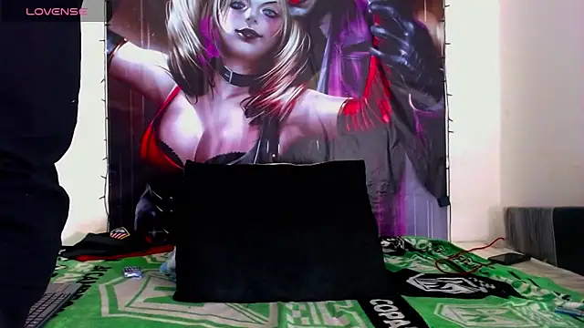 Snapshot of smith_hot29 chatting on February 8, 3:43 am smith hot29 online show from February 8, 3:43 am