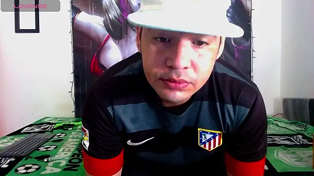 Snapshot of smith_hot29 chatting on February 14, 4:20 am smith hot29 online show from February 14, 4:20 am