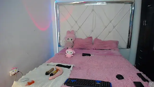 Snapshot of Dulce_petit_ chatting on September 15, 11:32 am Dulce petit online show from September 15, 11:32 am