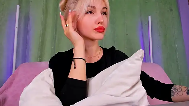 LisaFoxyMe online show from May 23, 1:33 am