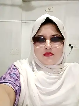 Snapshot of Nusrat-N chatting on June 5, 4:02 pm Nusrat-N online show from June 5, 4:02 pm