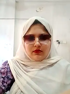 Snapshot of Nusrat-N chatting on June 9, 8:15 am Nusrat-N online show from June 9, 8:15 am