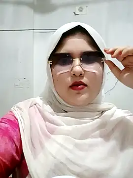 Snapshot of Nusrat-N chatting on July 8, 3:27 pm Nusrat-N online show from July 8, 3:27 pm