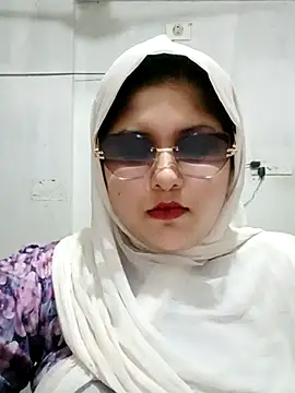 Snapshot of Nusrat-N chatting on July 9, 3:38 pm Nusrat-N online show from July 9, 3:38 pm