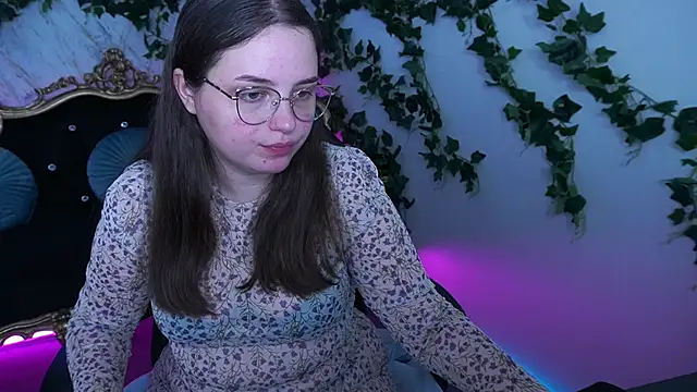 SophieDreamss online show from October 8, 1:42 pm