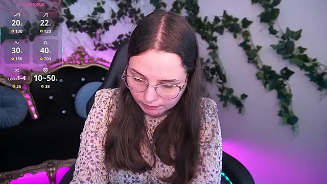 SophieDreamss online show from October 15, 1:44 pm