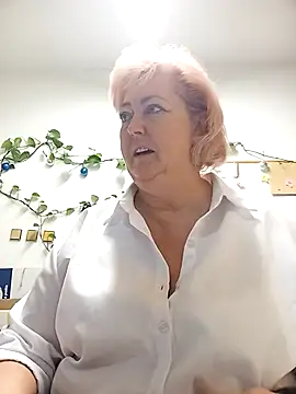 Snapshot of TerezaVelvet chatting on September 23, 5:10 am TerezaVelvet online show from September 23, 5:10 am