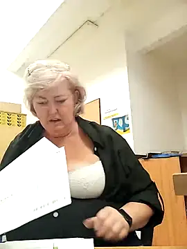 Snapshot of TerezaVelvet chatting on October 7, 9:50 am TerezaVelvet online show from October 7, 9:50 am