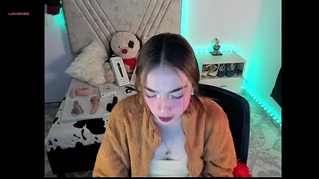 Mia Victoria22 online show from April 14, 2:28 am