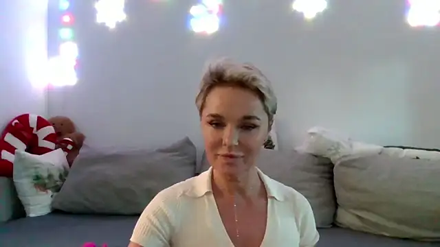 Snapshot of PleasureWeCouple chatting on December 22, 10:56 am PleasureWeCouple online show from December 22, 10:56 am