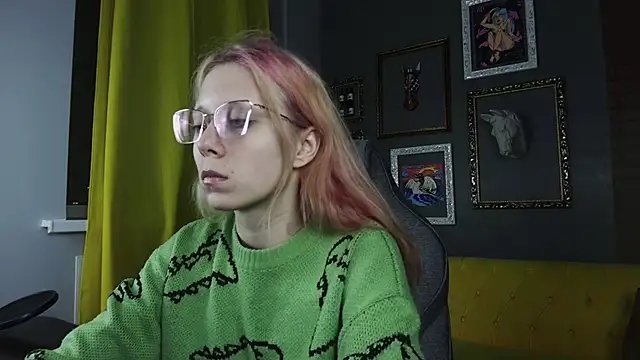 SakuraBliss online show from October 28, 2:20 pm