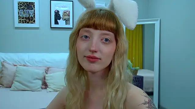 MistyMarlo online show from April 4, 6:49 pm