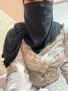  Laiali  online show from November 15, 11:40 am