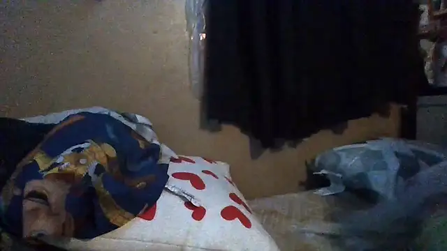 Snapshot of flavi1996 chatting on December 16, 10:53 am flavi1996 online show from December 16, 10:53 am