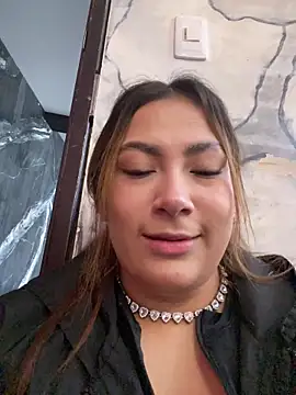 Snapshot of MacarenaRosse chatting on November 18, 8:13 pm MacarenaRosse online show from November 18, 8:13 pm