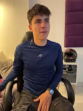 AdrianRinaldi online show from November 19, 7:58 pm