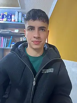 Snapshot of AdrianRinaldi chatting on May 28, 1:52 pm AdrianRinaldi online show from May 28, 1:52 pm