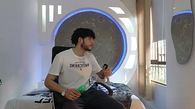 Rafael Mendezz online show from October 29, 8:54 pm