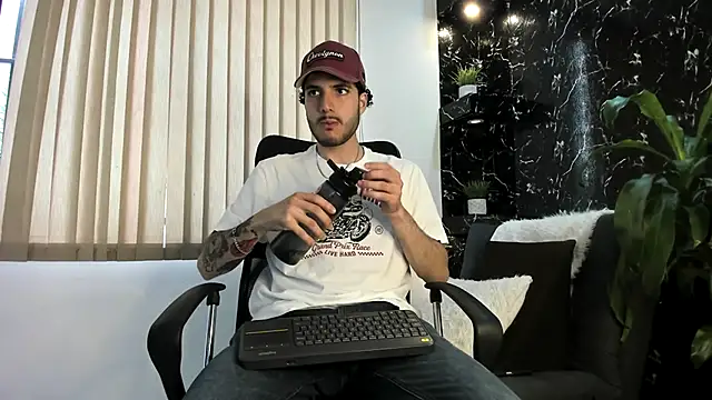 Rafael Mendezz online show from November 20, 8:41 pm