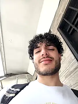 Snapshot of Rafael_Mendezz chatting on February 14, 6:37 pm Rafael Mendezz online show from February 14, 6:37 pm