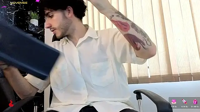 Snapshot of Rafael_Mendezz chatting on February 28, 7:04 pm Rafael Mendezz online show from February 28, 7:04 pm