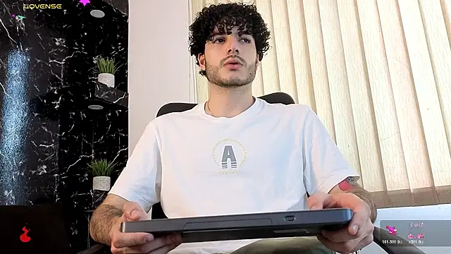 Snapshot of Rafael_Mendezz chatting on March 1, 7:16 pm Rafael Mendezz online show from March 1, 7:16 pm