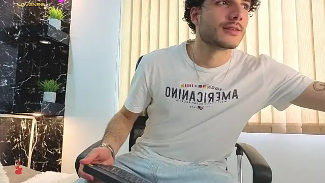 Snapshot of Rafael_Mendezz chatting on March 14, 8:47 pm Rafael Mendezz online show from March 14, 8:47 pm