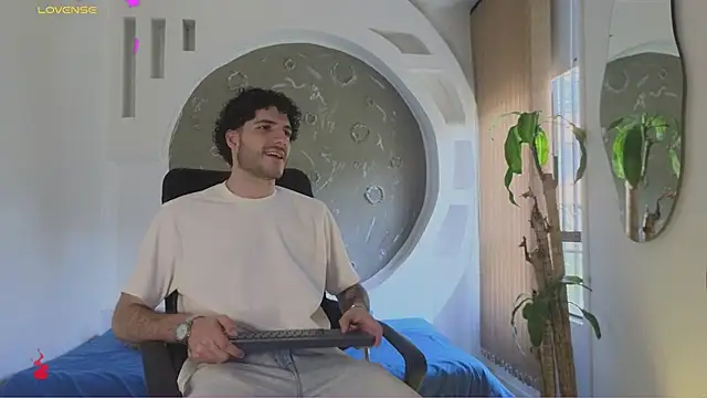 Snapshot of Rafael_Mendezz chatting on March 15, 5:30 pm Rafael Mendezz online show from March 15, 5:30 pm